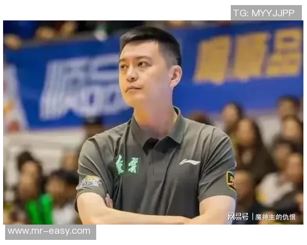 杨鸣点评周琦防守问题强调现代篮球需避免明显短板 杨鸣点评周琦防守问题强调现代篮球需避免明显短板